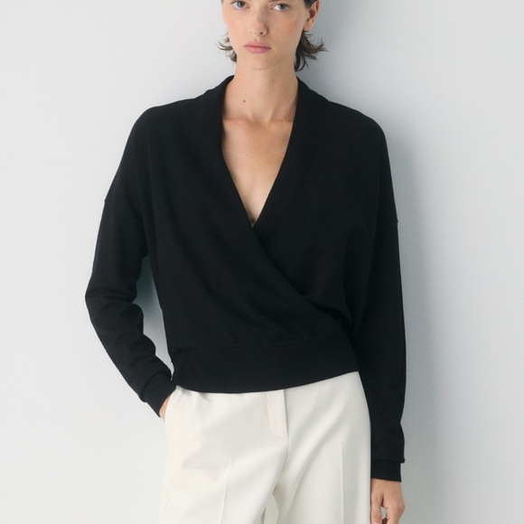 Babaton Sweaters - Aritzia Babaton Mika women's sweater size small